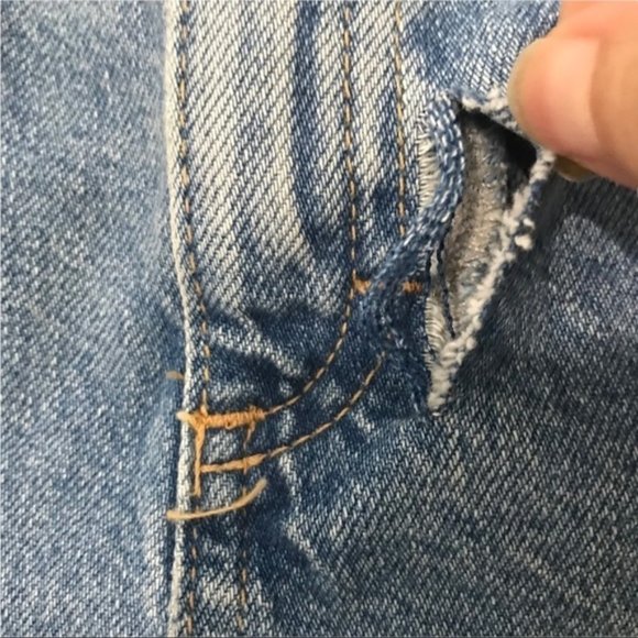 TOPSHOP Kiri Frayed Denim Shorts With Flaw** Size 4 - Picture 2 of 6